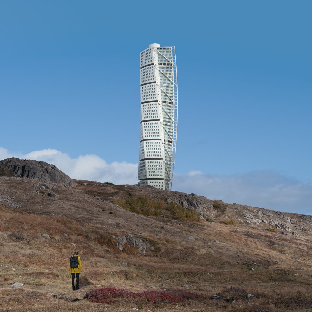 Combinaison d’éléments naturels et urbains dans un collage numérique, photographie surréaliste grand format